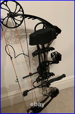 2019 Bear Species Right Hand Compound Bow 55-70lbs Veil Stoke Camo