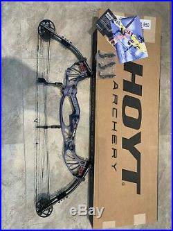 2019 Hoyt Prevail 37 Compound bow Right handed 40-50 lbs 27-29 draw Slate Grey