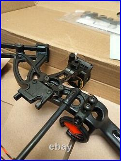 BEAR ARCHERY CRUZER G3 RTH RH 70LB SHADOW Compound Bow Open Box