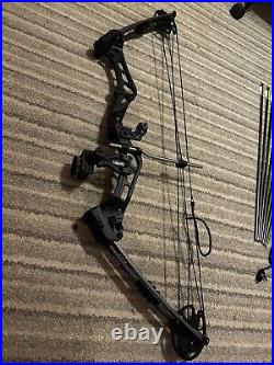 Core Archery Compound Bow 35lb to 50lb Draw Weight. Arrows and Carry Case