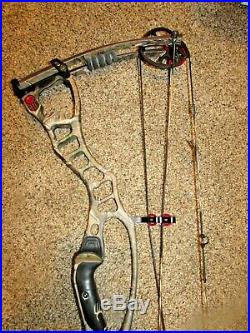 HOYT VECTOR 32 BOW 28 70lb RH in new condition