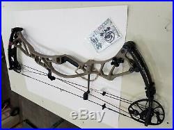 Hoyt Double XL Compound Bow, 60-70lbs, 29-32, Lucky Stops Included, Right Hand
