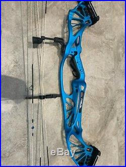 Hoyt Prevail 40 Right Handed compound Bow 50-60 lbs 30.5 31.5 draw
