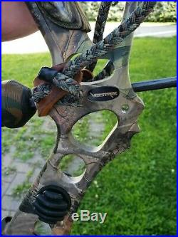 Hoyt Vectrix XT 500 Compound Bow Right Hand 70-80 lbs 28 Draw Length Extras