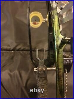 Hoyt ultra elite XT2000 target compound bow (40-50 lbs) and full archery set kit