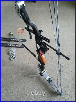 Merlin compound bow archery right handed. 50lb/60lb and extras