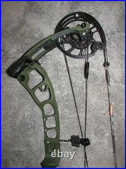 PRIME BLACK 1 BOW right hand 70lb 25.5-30 NEW set at 29