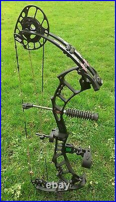 PSE Bow Madness Unleashed Compound Bow R handed 47-70lbs. Never been fired