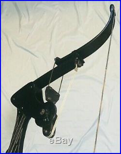 Ready To Go Black Oneida Eagle Bow Right 30-45-65 LB. 28-30 Med Excellent Hunt